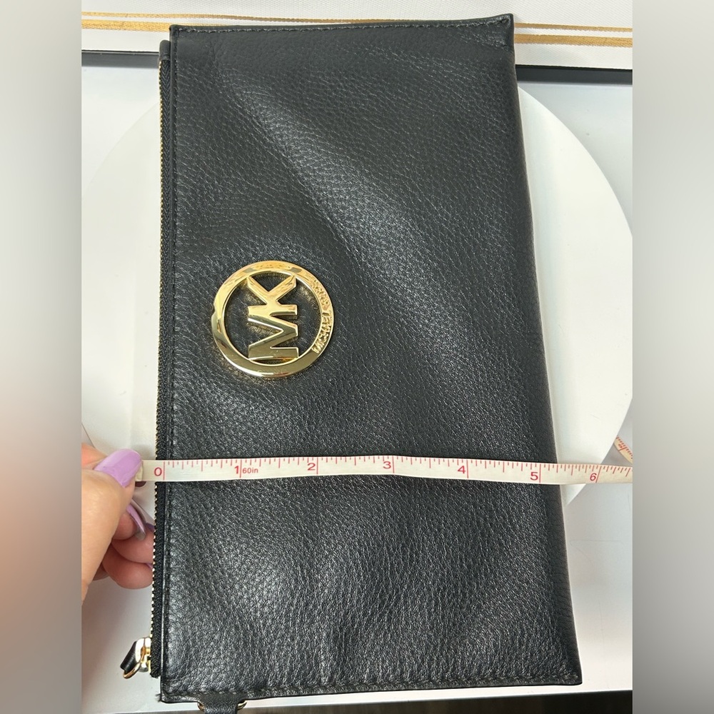 Michael Kors Large Pebble Leather Wristlet/Clutch 😍🖤 - Picture 12 of 17